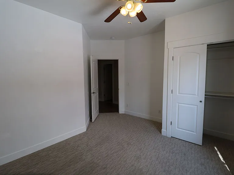 429 N 1340 E — Photo 43