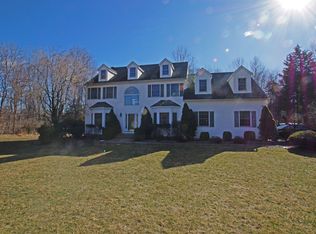11 Fox Hollow Way, Andover, NJ 07821