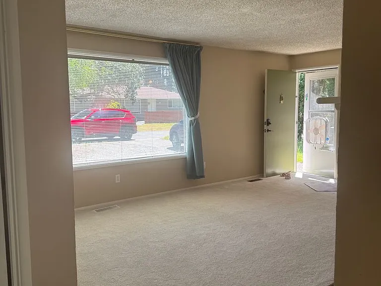 9728 Lake Steilacoom Dr SW — Photo 2
