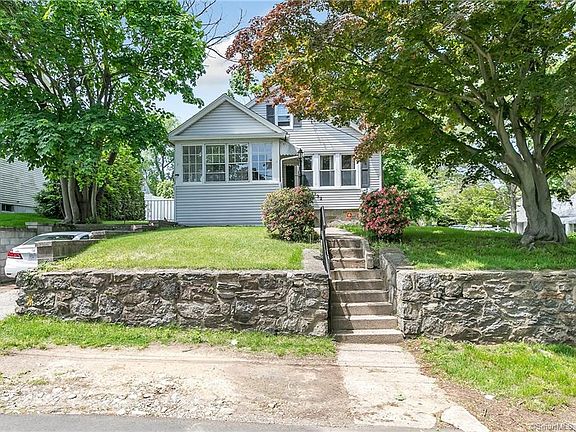 2nd image of 132 Meritine Ave