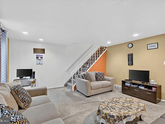 5th image of 634 Lawler Pl