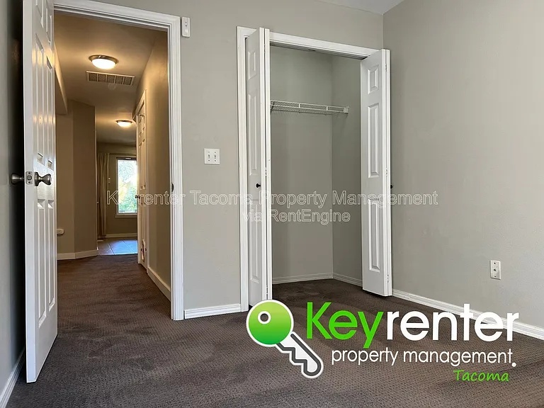 628 N Steele St — Photo 25