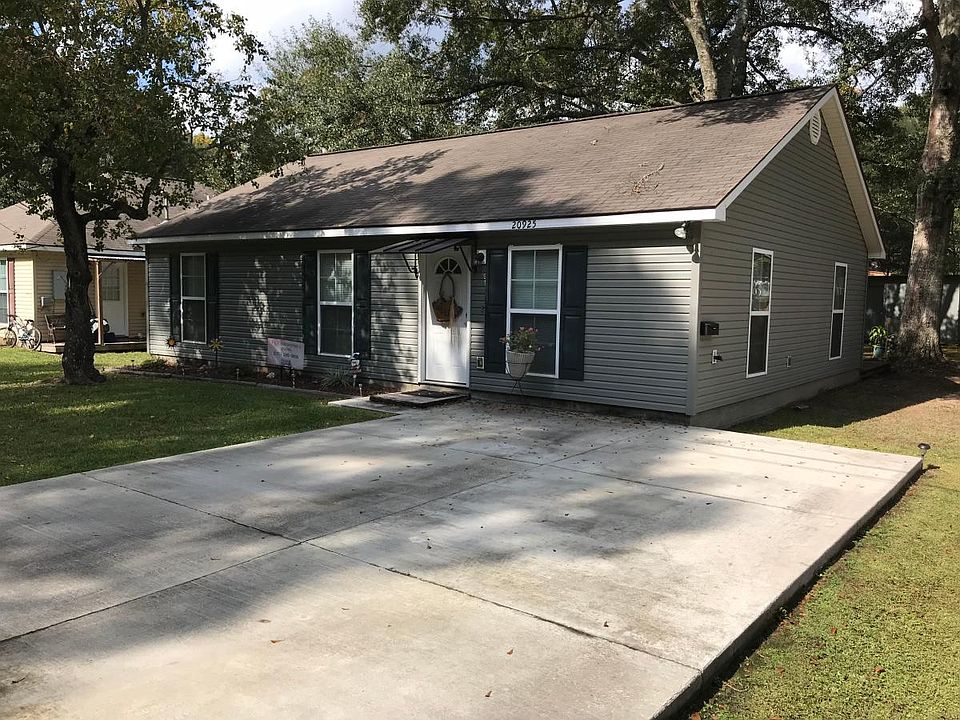 1st image of 20925 Illinois St