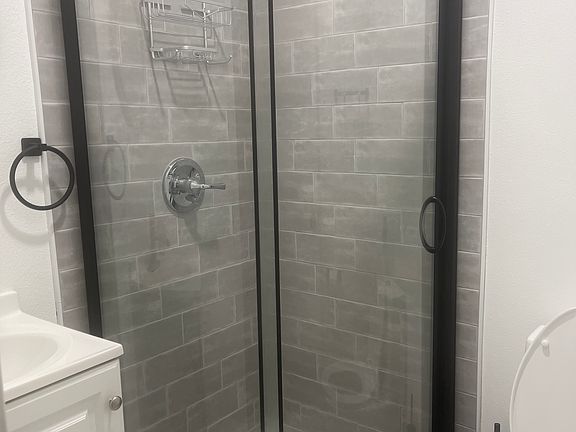 3rd image of 2608 Harlow Ln
