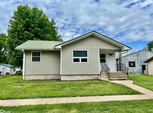 125 E Main St, Agency, IA 52530