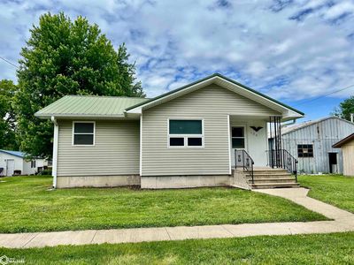 125 E Main St, Agency, IA, 52530