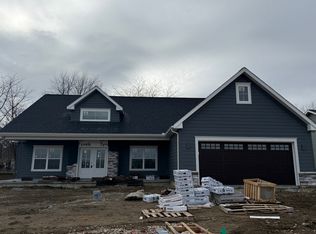 1913 S Stone Creek Blvd, Urbana, IL 61802