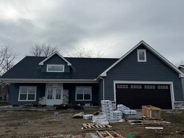 1913 S Stone Creek Blvd, Urbana, IL 61802