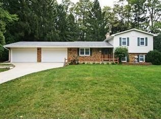 1057 Riverside Dr, Battle Creek, MI 49015