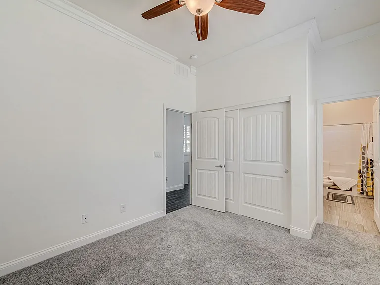 933 Everest Peak Ave — Photo 35