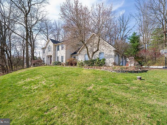 2nd image of 14 Forest View Dr