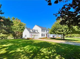 800 Kennelwood Dr, Highland Heights, OH 44143