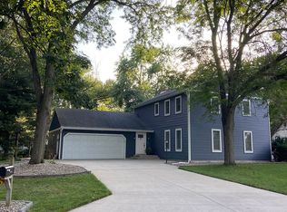 50801 Heather Hill Ln, Granger, IN 46530