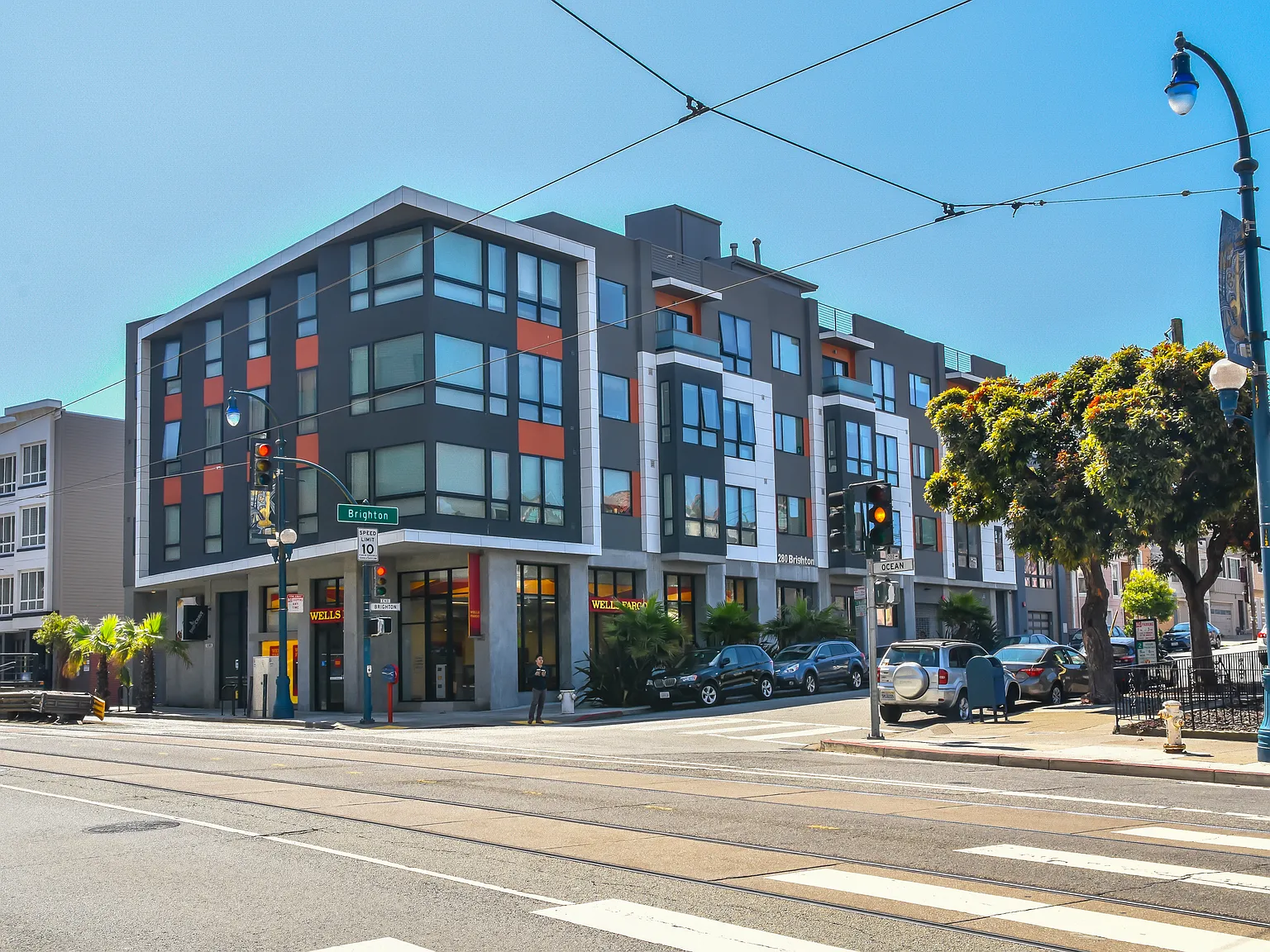 280 Brighton Luxury Apartments — Photo 2