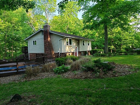 4th image of 23292 Maplewood Ct