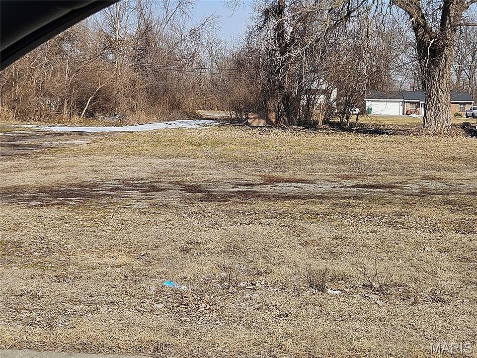 2nd image of 914 S 12th St