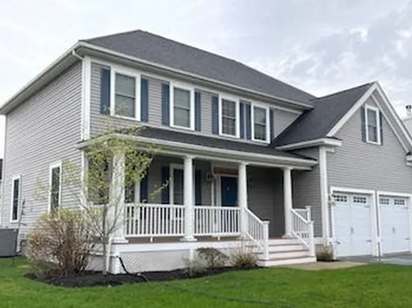 28 Liberty Rd, Bedford, MA 01730