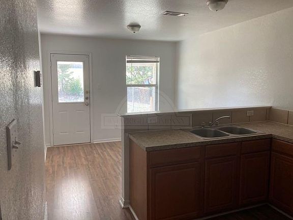 5th image of 410 Justin Ln APT A