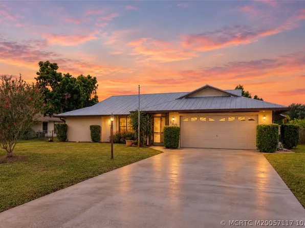 160 SE Duxbury Ave, Port Saint Lucie, FL 34983
