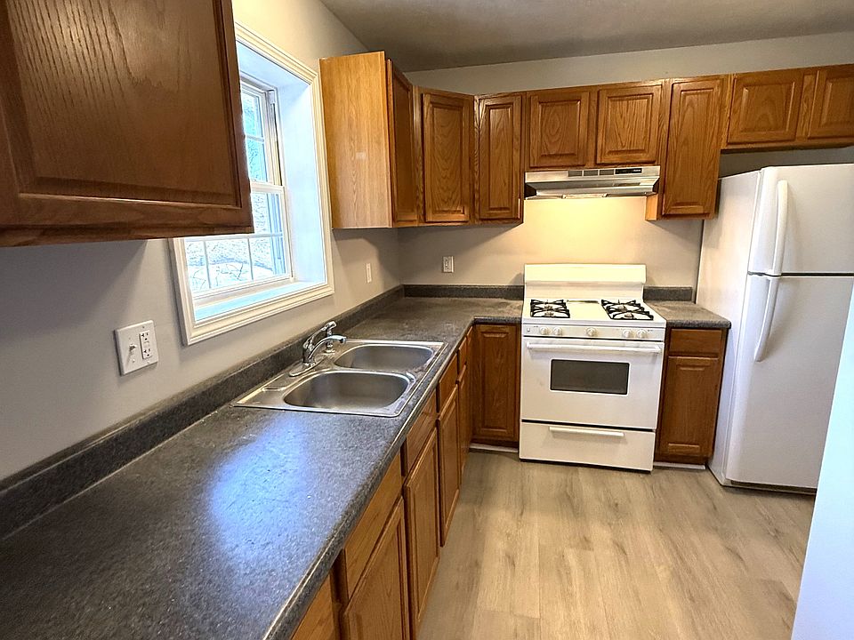 1st image of 10118 Hall Ave #6