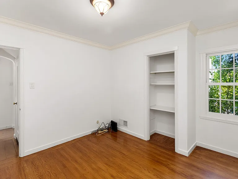 80 Castenada Ave — Photo 25