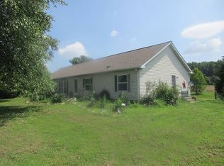 17282 Beaver Pond Ln, Lawrenceville, IL 62439