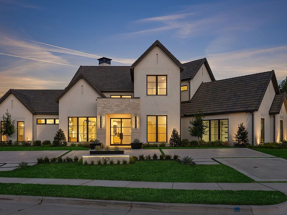 1st image of 601 Pemberton Dr
