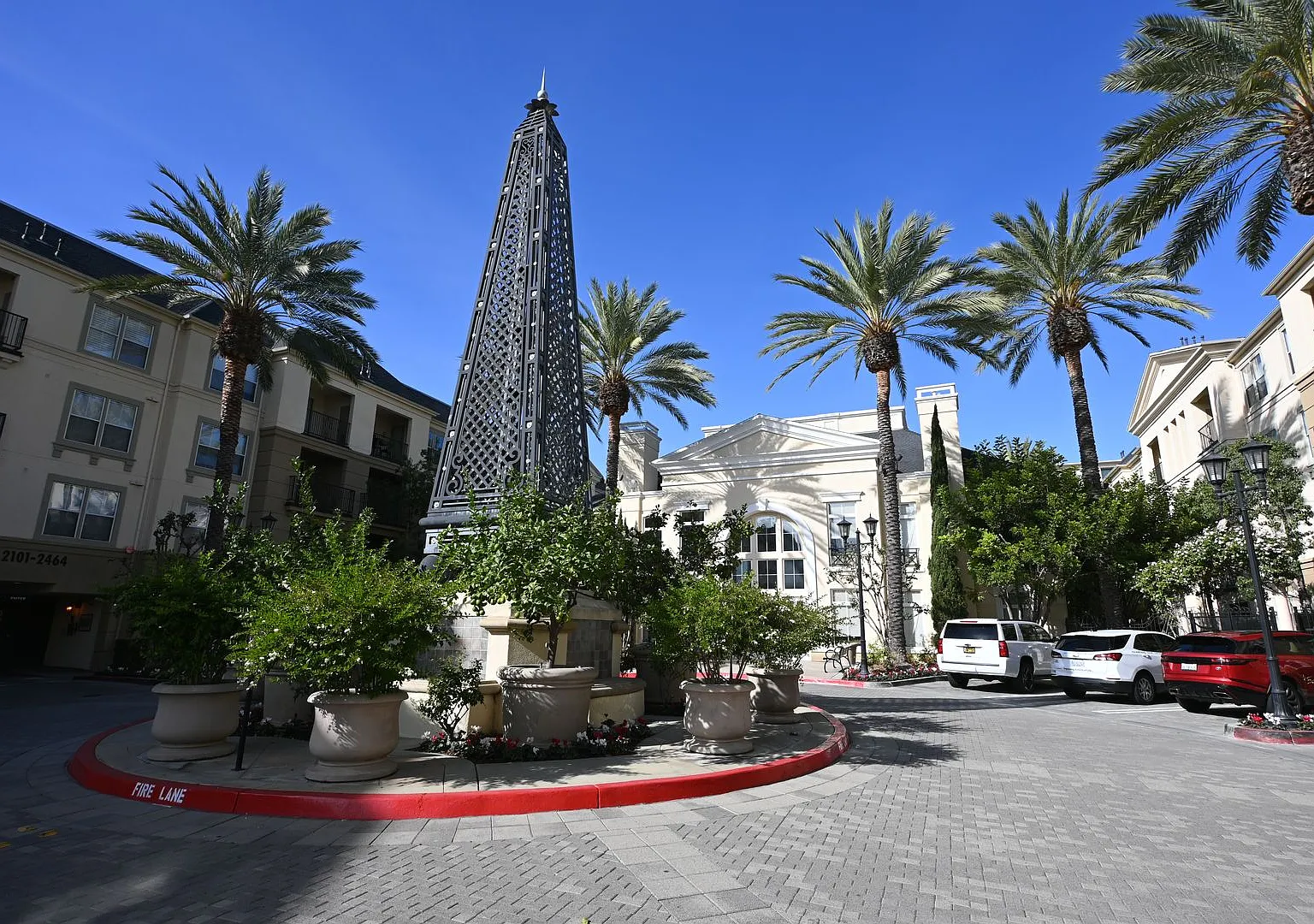 Irvine Watermarke Top Floor Condo 3 BD 2 BA 1456 Sqft — Photo 3