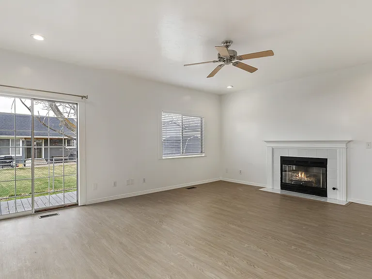 867 N 450 W — Photo 3