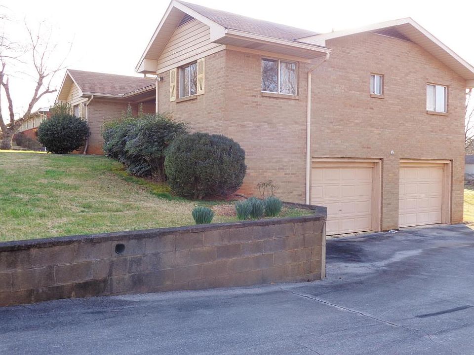 1st image of 2216 Sentell Cir