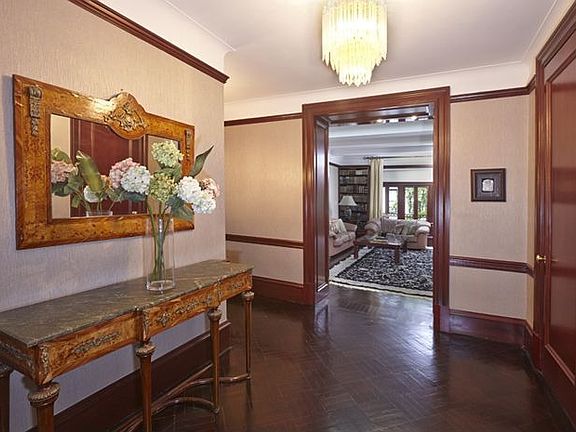 4th image of 317 W 89th St APT 2E