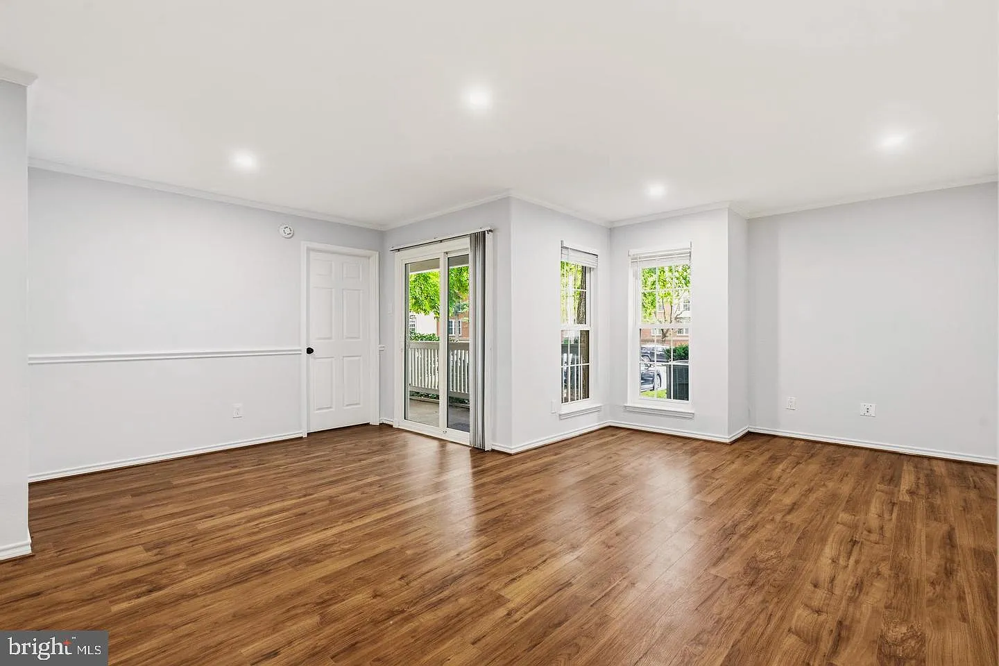 1 bed, 1.0 bath, 690 sqft, $2,000 — Photo 2