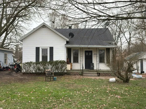 718 Bartlett St, Waupaca, WI 54981