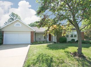 902 Stafford Place Dr, Saint Charles, MO 63304