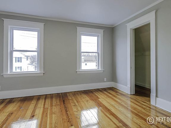 2nd image of 521 Garfield Ave NW