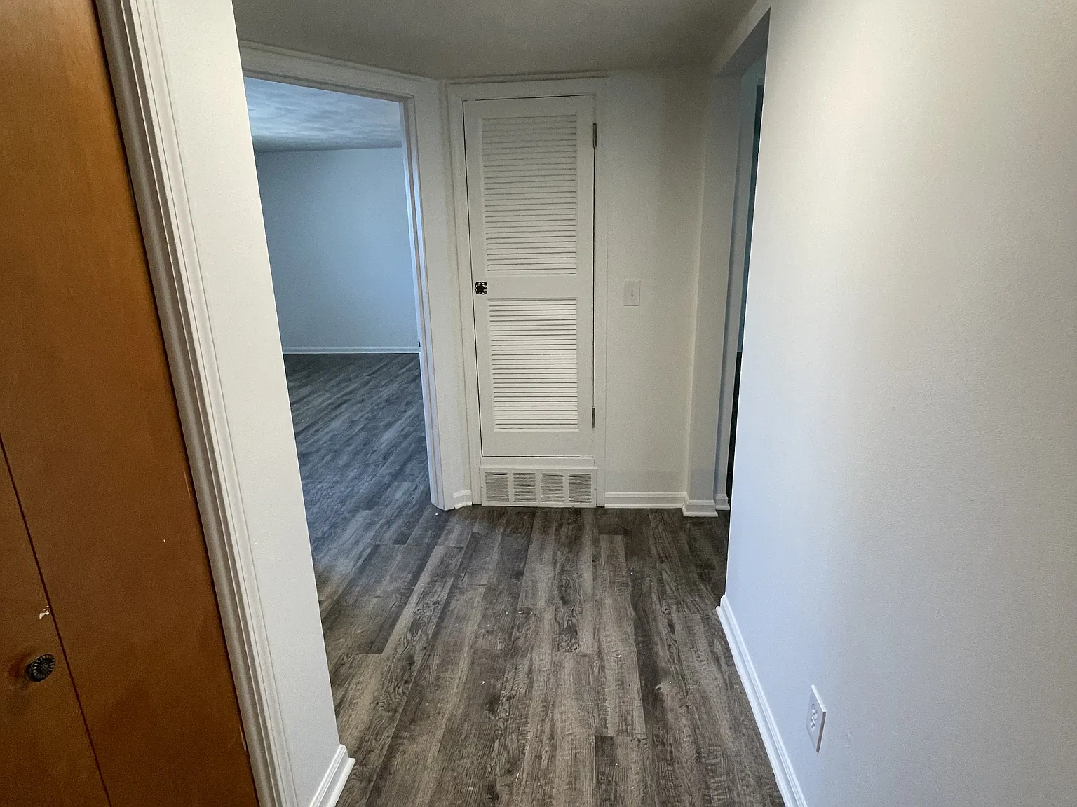 Whispering Pines Apartments — Photo 2