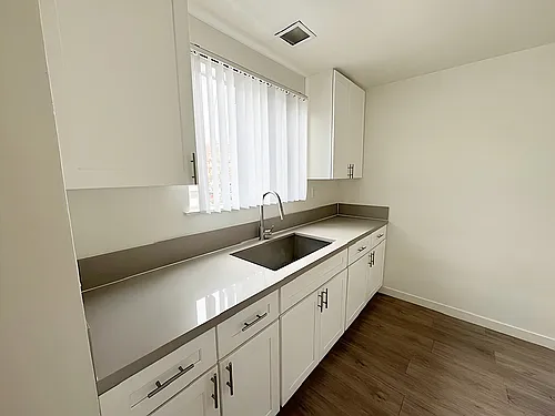470 S Mariposa Ave #7 — Photo 5