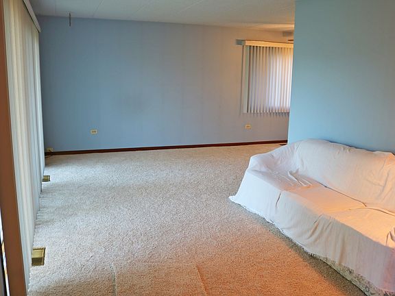 4th image of 4848 W 122nd St APT 1W