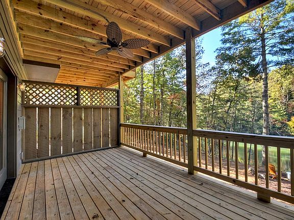 45th image of 382 Pocaset Dr