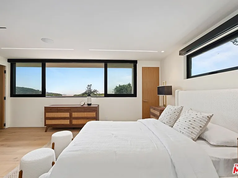 2501 Banyan Dr — Photo 35
