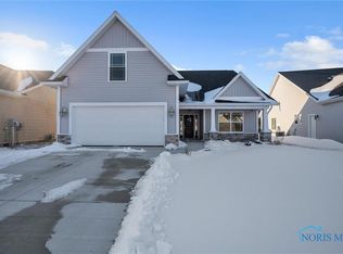 2376 Homestead Dr, Perrysburg, OH 43551