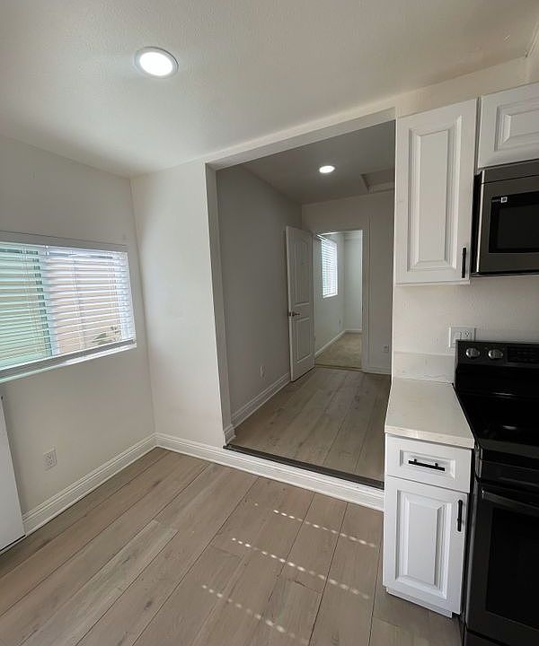 1st image of 17617 Ludlow St
