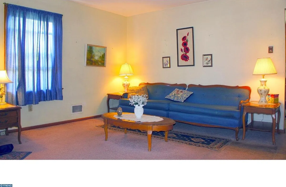 3 bed, 1.5 bath, 1311 sqft, $2,400 — Photo 1