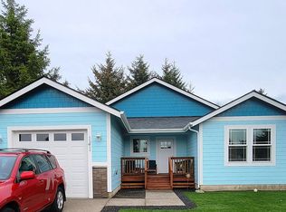 141 S Razor Clam Dr, Ocean Shores, WA 98569