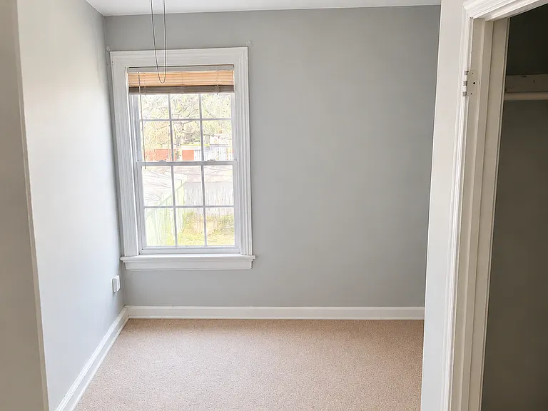 425 S Pine St — Photo 8