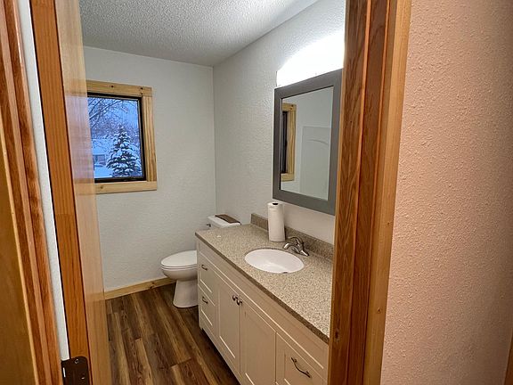 4th image of 701 7th St W #703