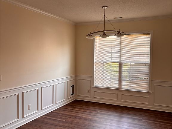 5th image of 7 Thornwood Ct