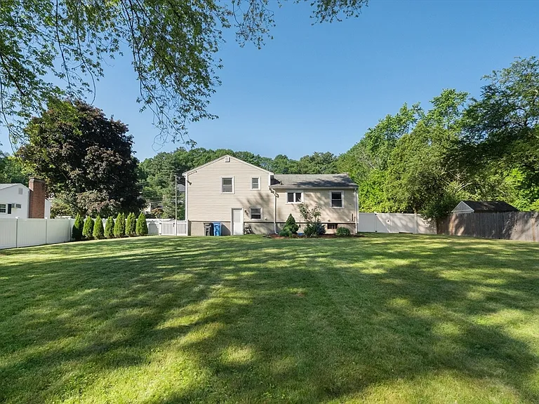 221 Totten Pond Rd — Photo 32