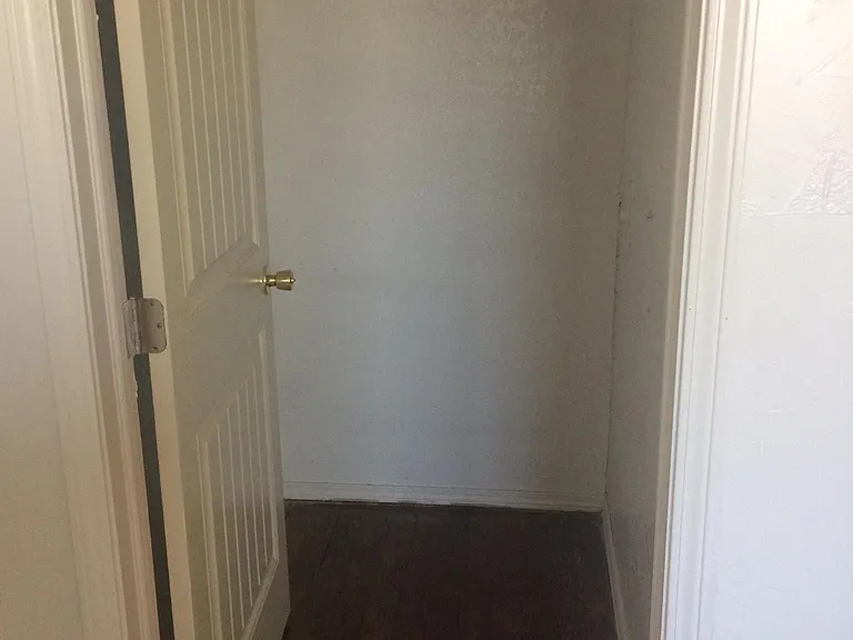22 N Lakewood Ave — Photo 6