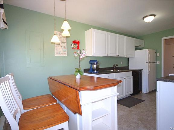 5th image of 403 Holly Stream Ct #403